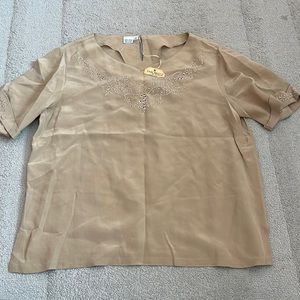 NWT Sakowitz 100% silk blouse